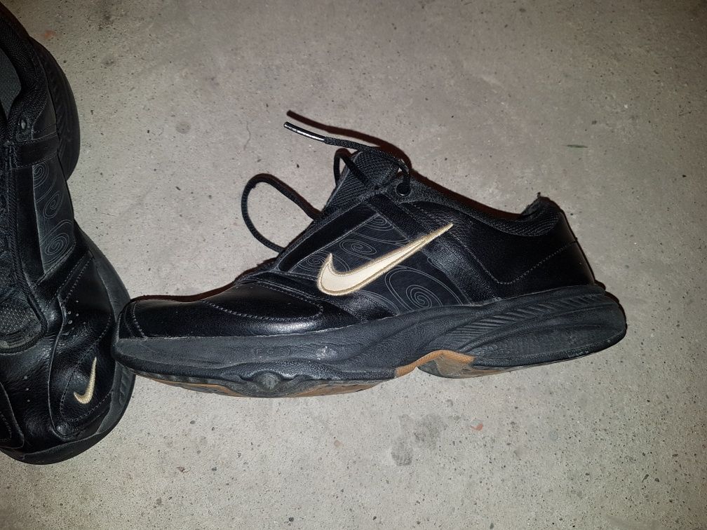 Buty Nike 38.5 skórzane.