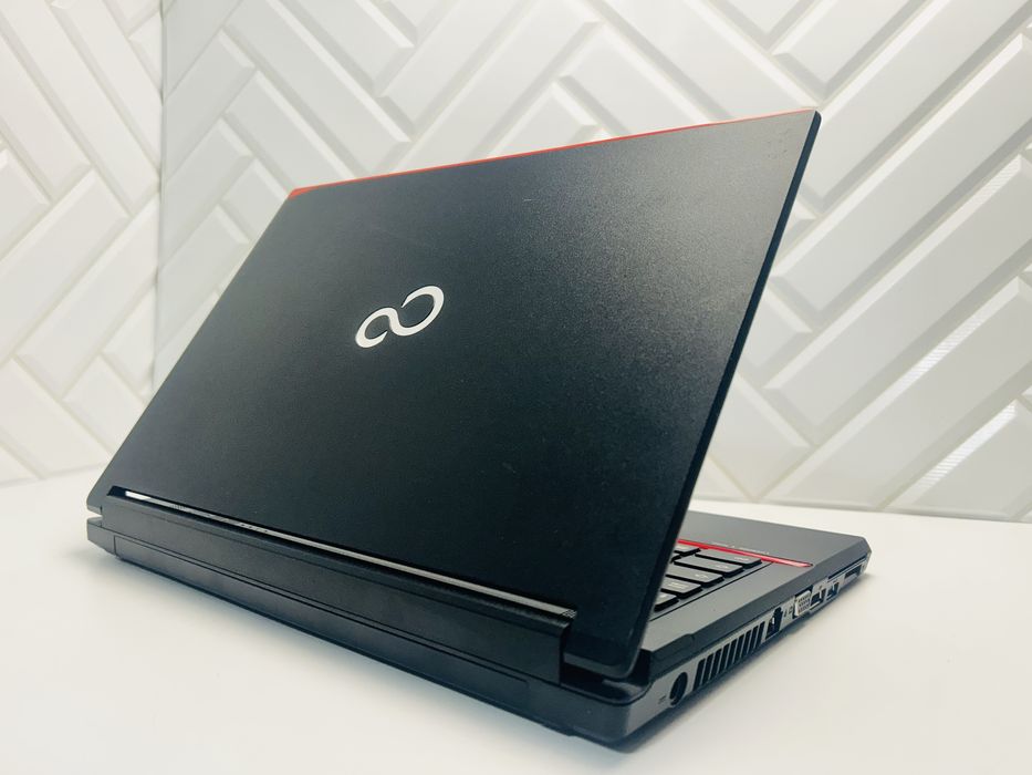 Laptop Fujitsu E546 i3-6gen 8 GB / 128 GB Super Stan ! Warto !