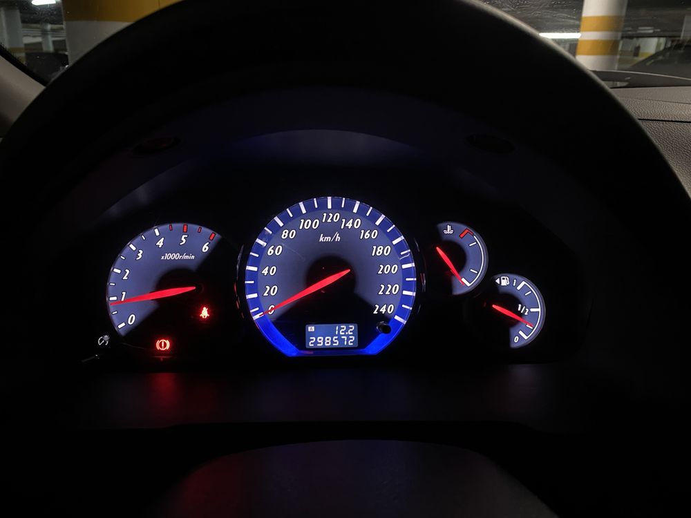 Mitsubishi Grandis 2.0 DID em bom estado
