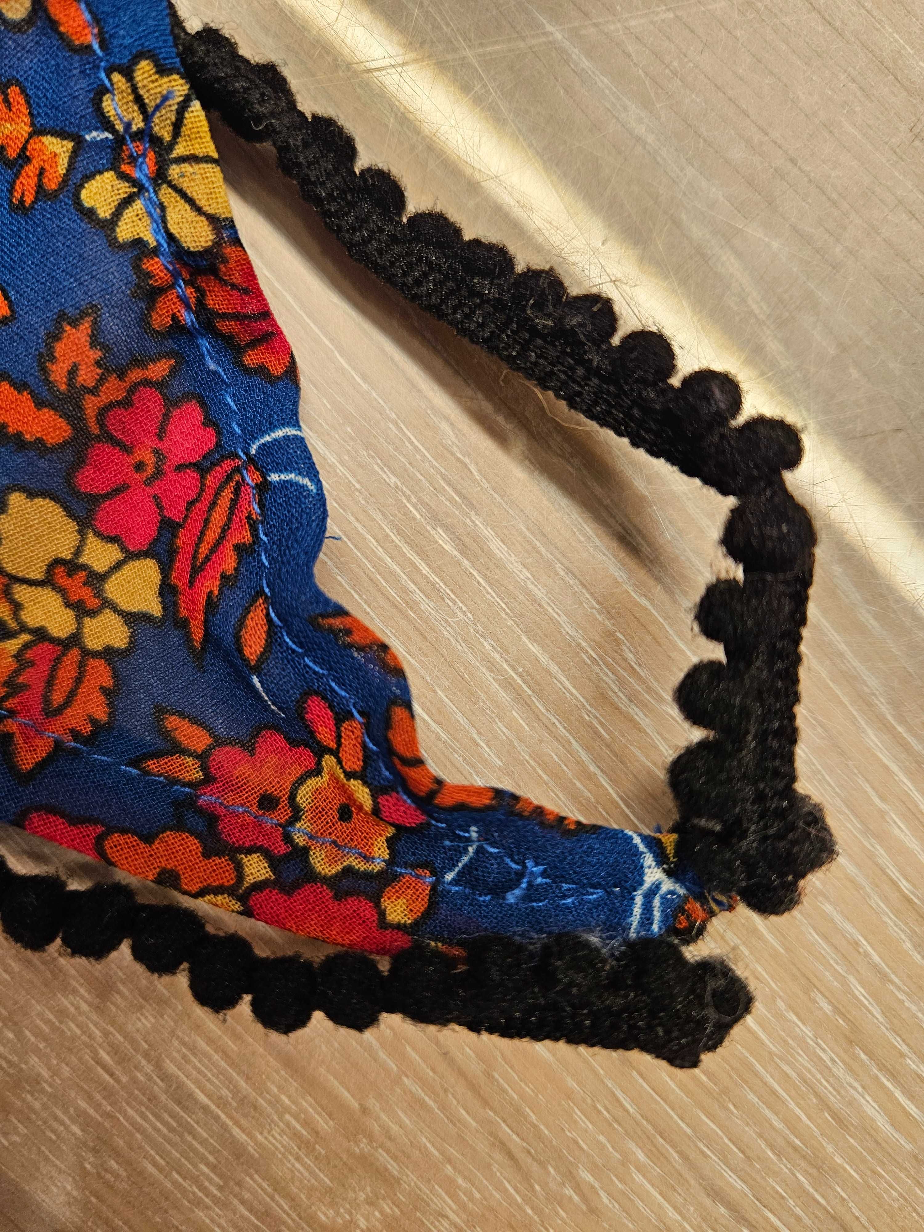 Trójkątna apaszka z koronką VERO MODA