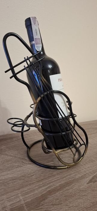 Stojak na butelkę alkoholu