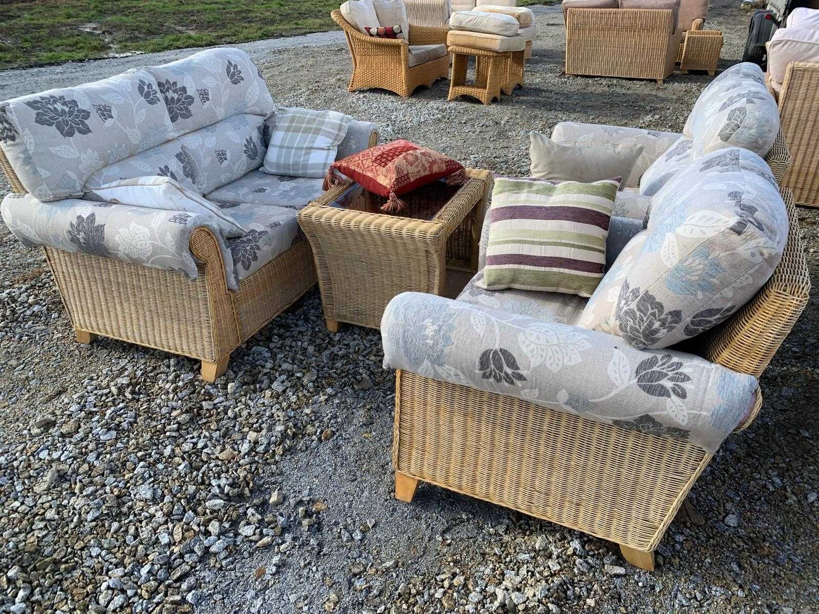 Stylowy Zestaw Mebli Rattanowych dla Twojego Ogrodu Sofa Fotele Stolik