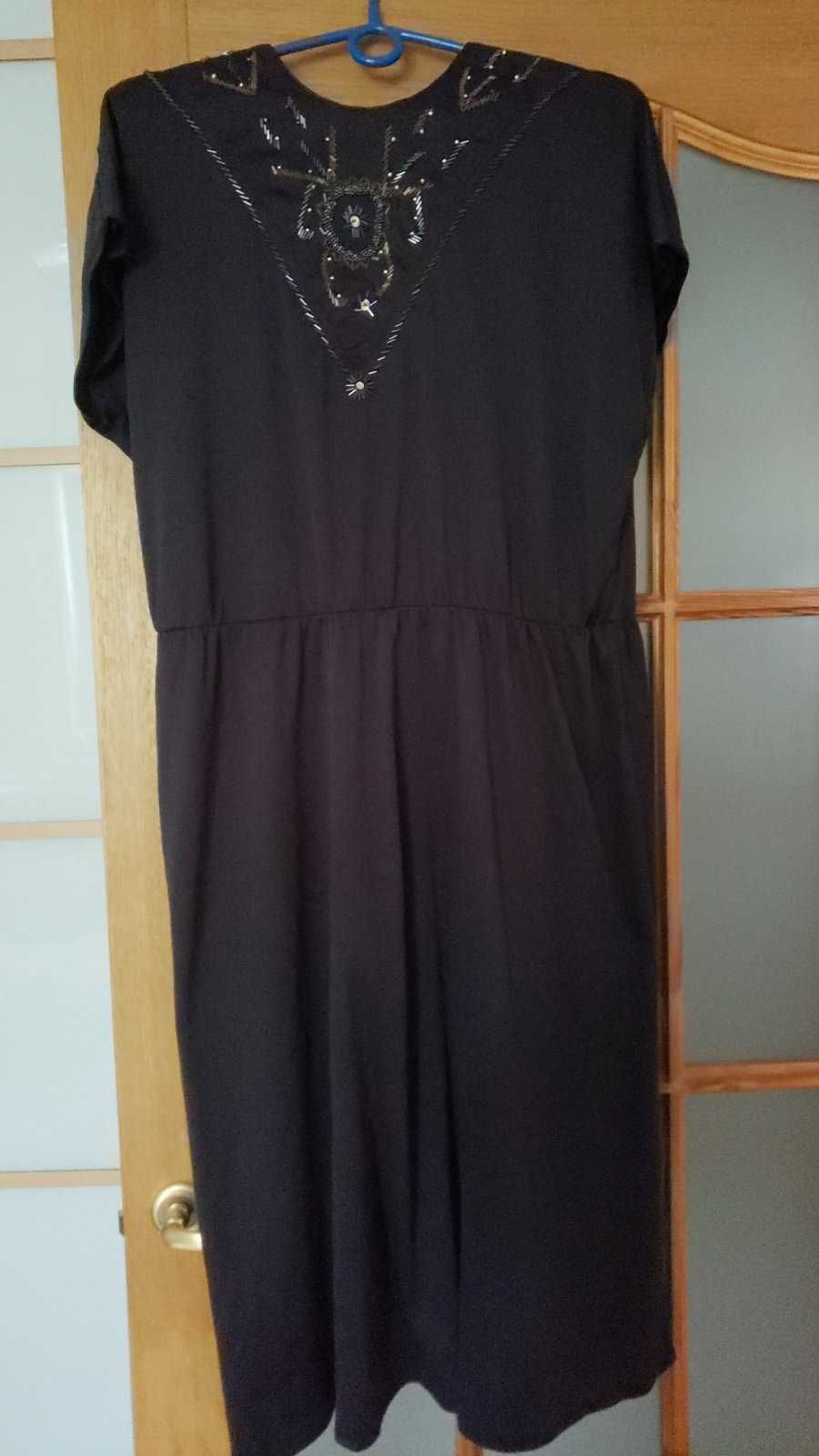 Платье черное с пелериной