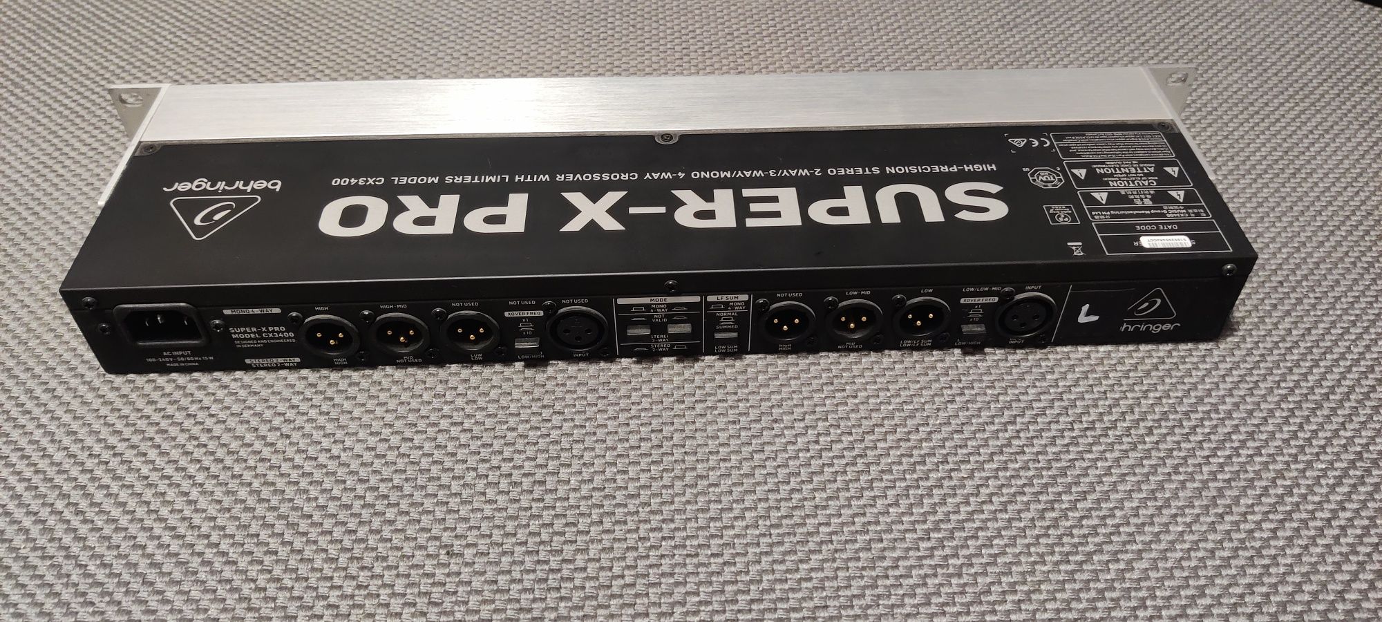 Behringer CX3400 zwrotnica aktywna 2/3 drożna