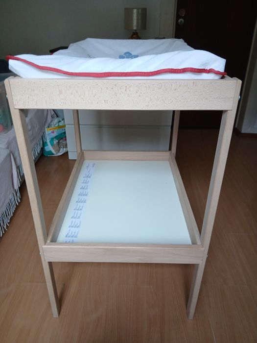 Mesa de fraldas IKEA + capa + colchão