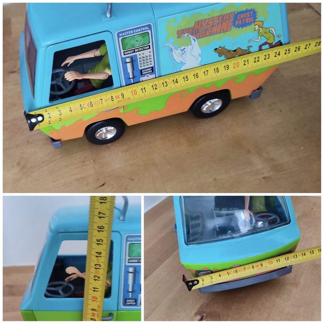 2005r.Scooby Doo Samochód i 8 figurek