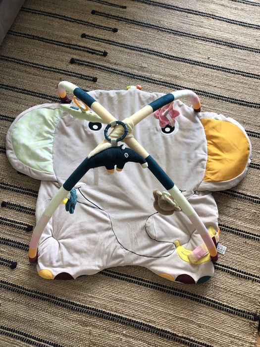 Tapete de atividades para bebé