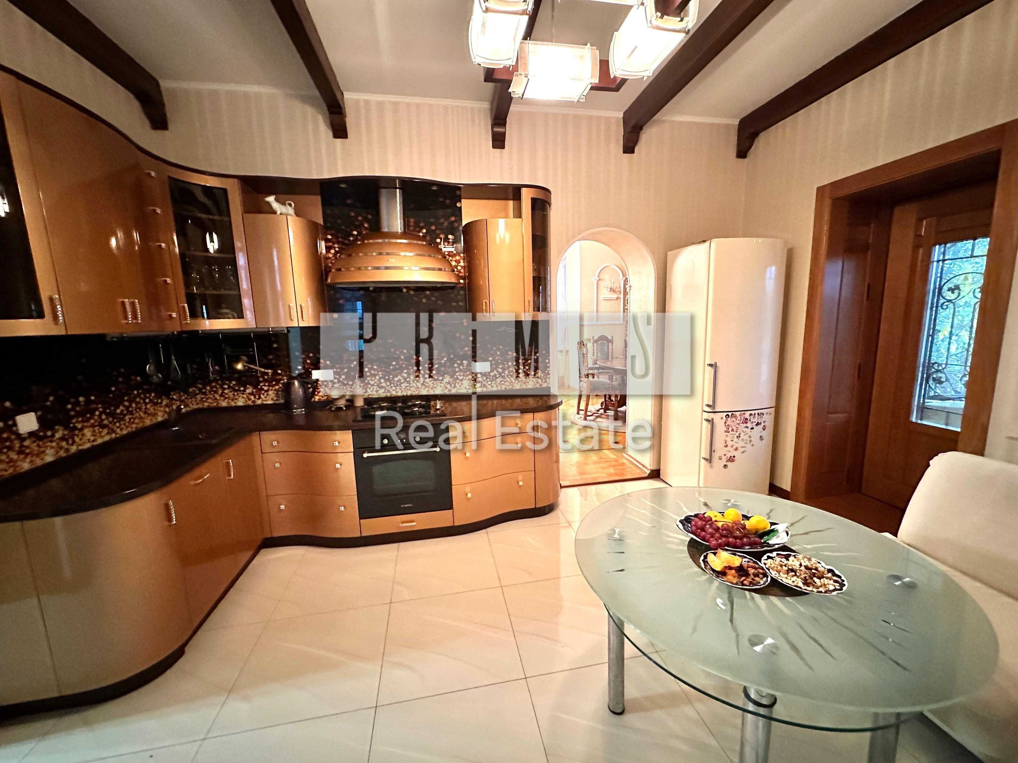 Продаж будинку 360м2, 16 соток, Тарасівка.  583$/m2