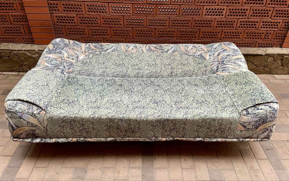 Компактний, стильний диван-ліжко "Алекс"  в НОВОМУ стані.