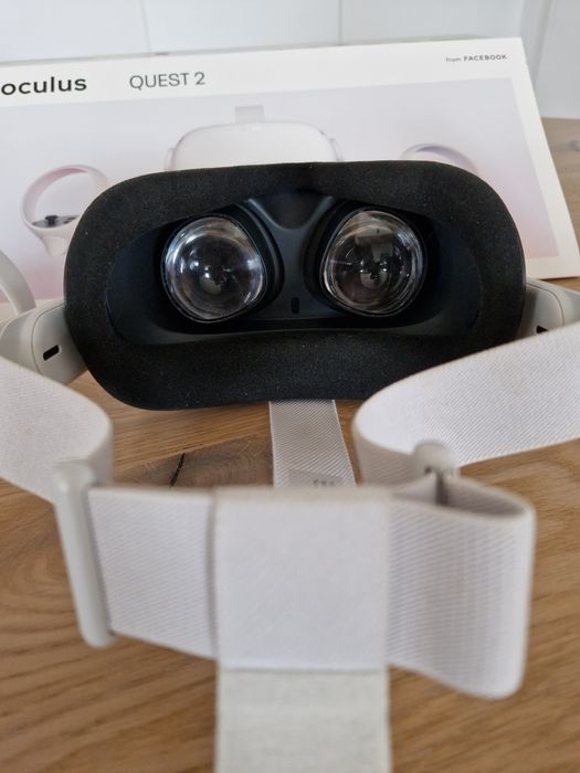 Oculus quest 2, 256 GB,2 gry /Superhot, Beat Saber/