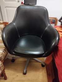 Cadeira em pele vintage