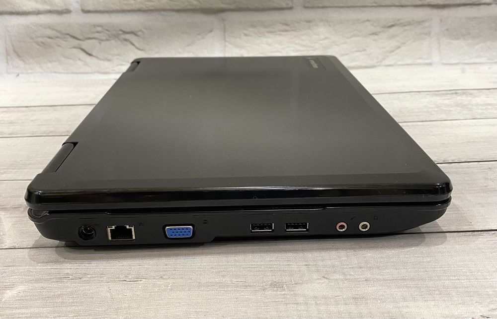 Ноутбук Emachines E525 15.6’’ Celeron 900 4GB ОЗУ/ 128GB SSD (r1383)