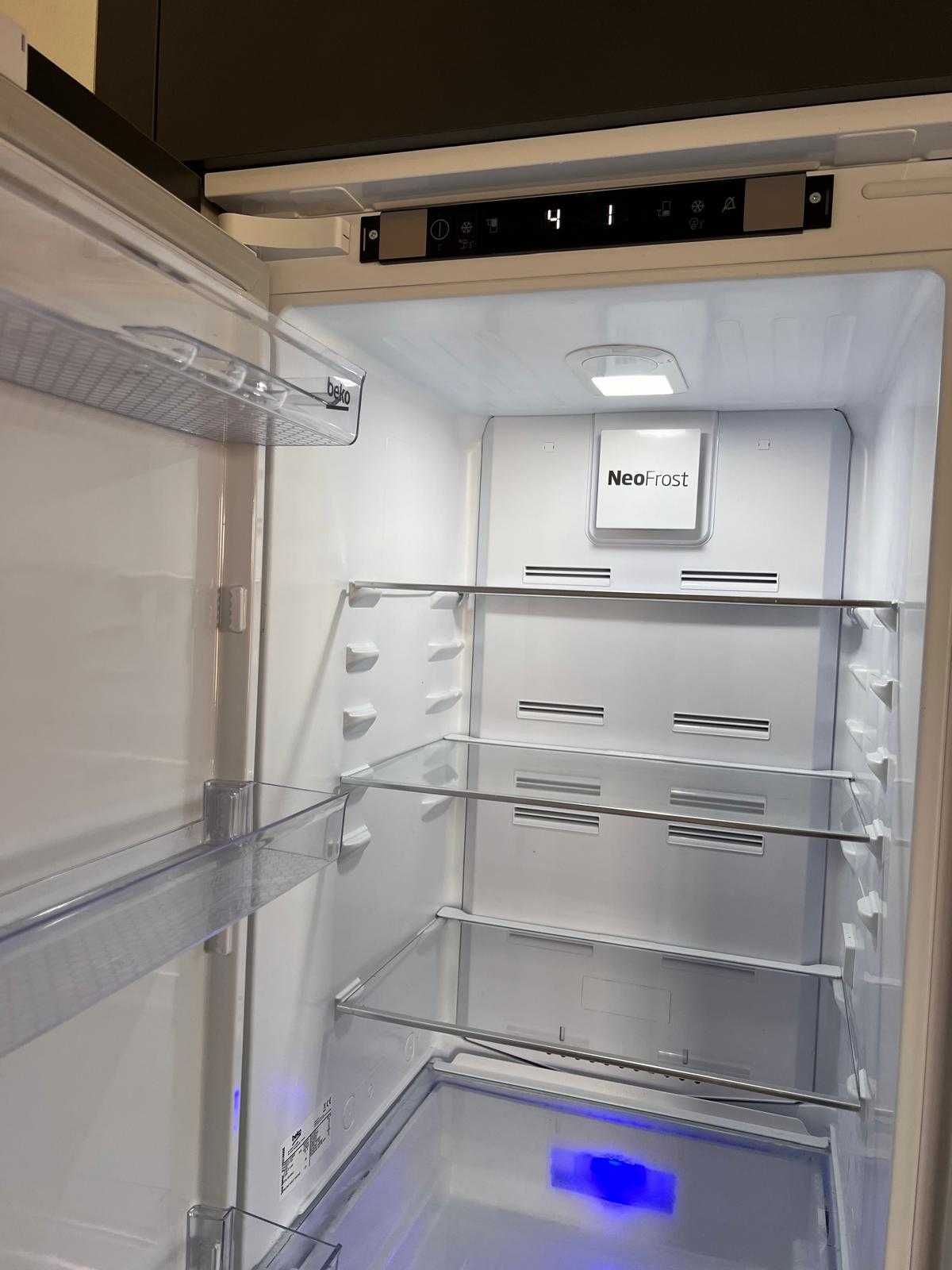 Lodówka Beko BCNA275E32SN