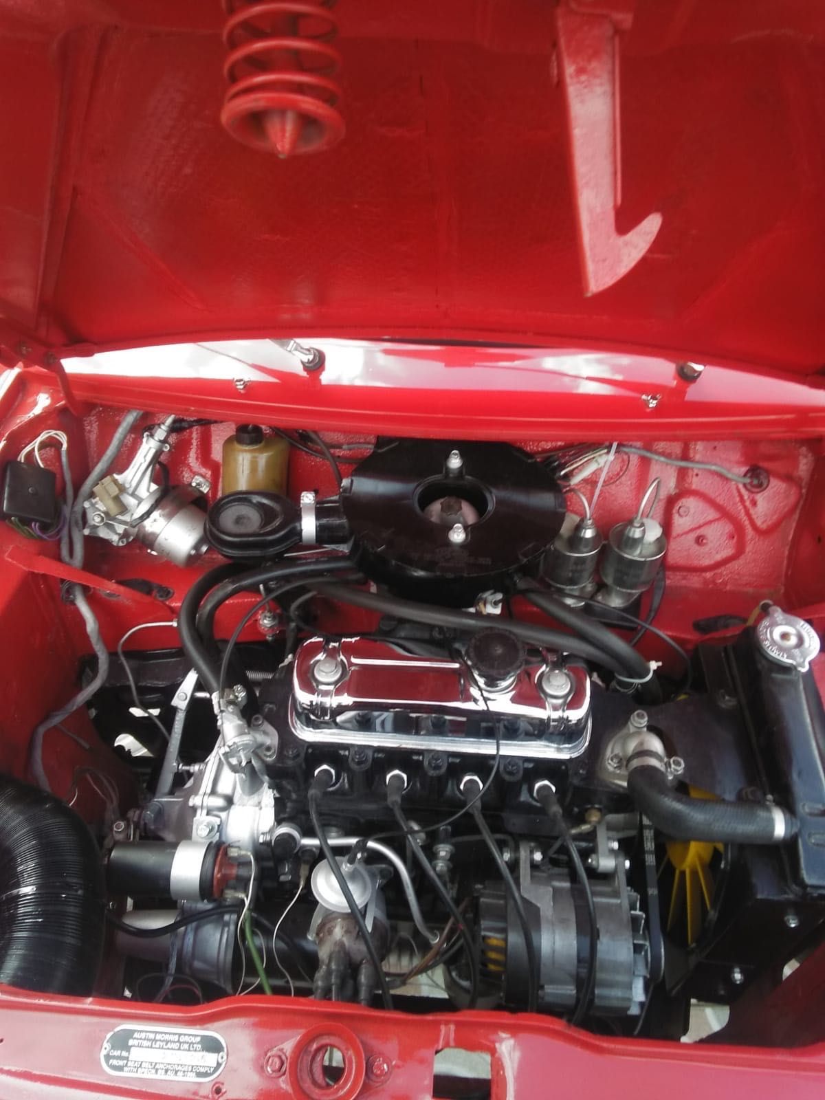 Mini GT 1275 deslumbrante