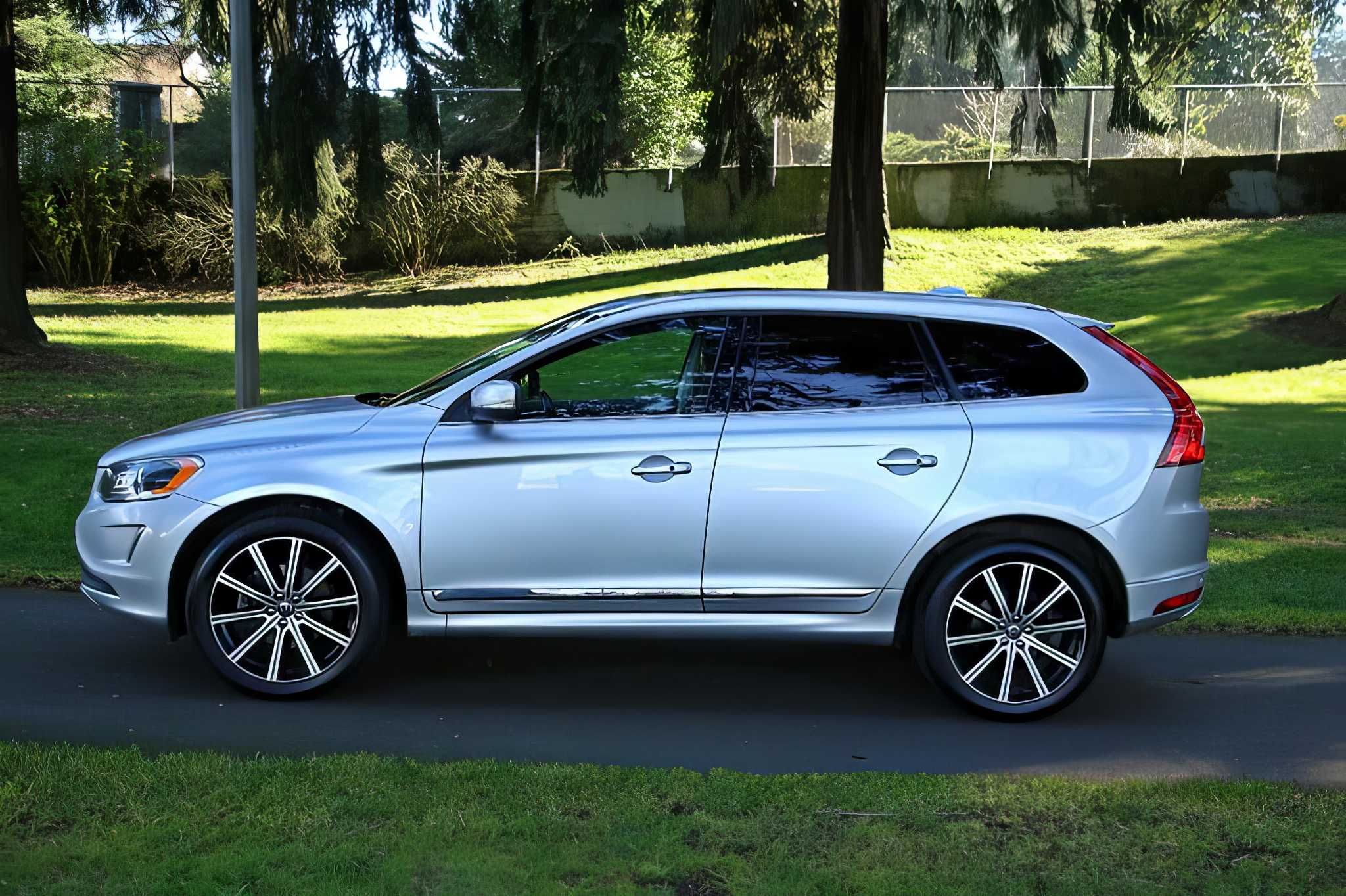 2016 Volvo     XC60