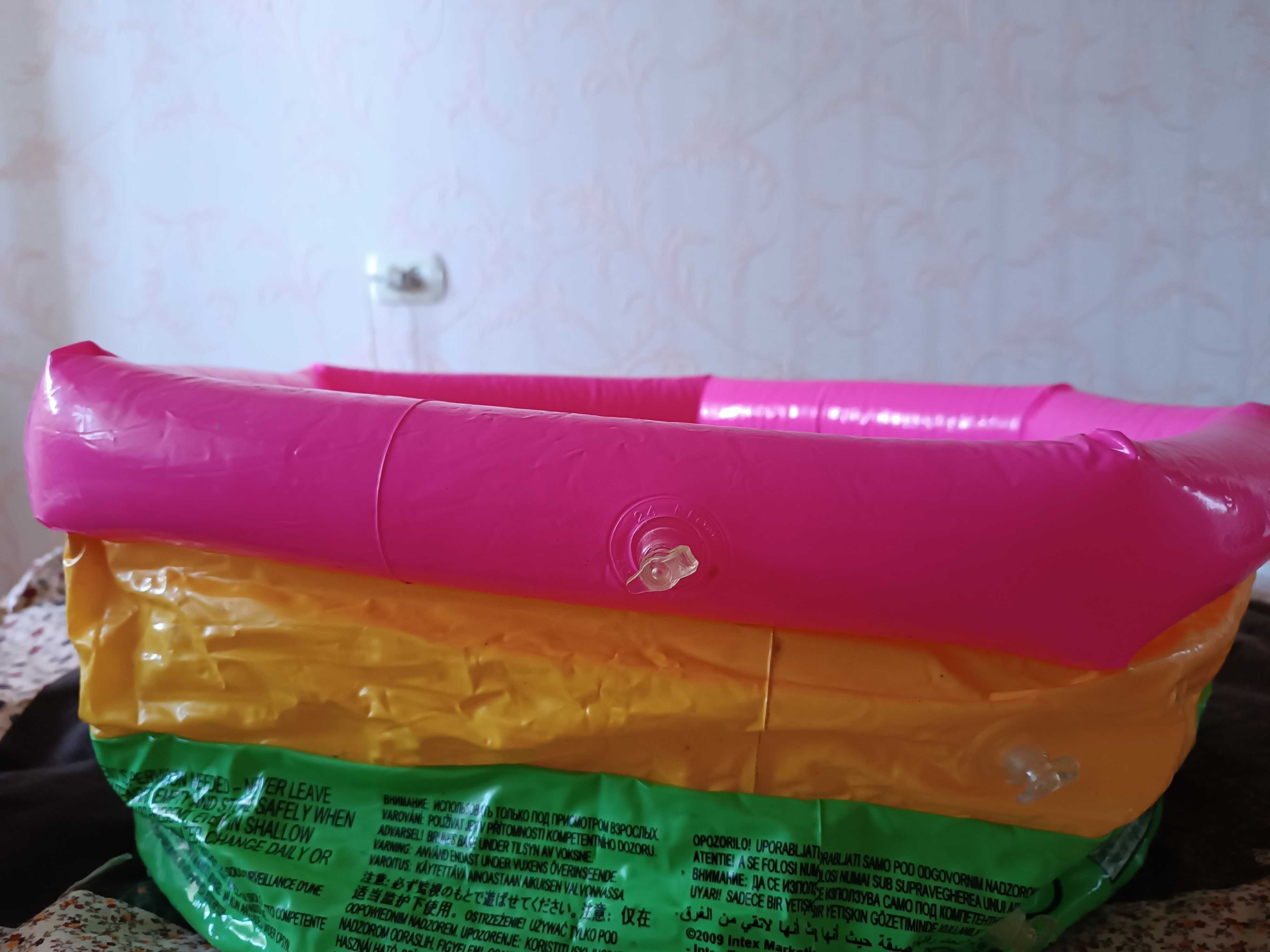 Продам детский надувной бассейн Intex