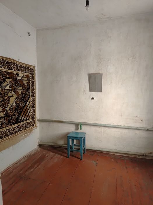 Продам будинок в центрі села Русанів.