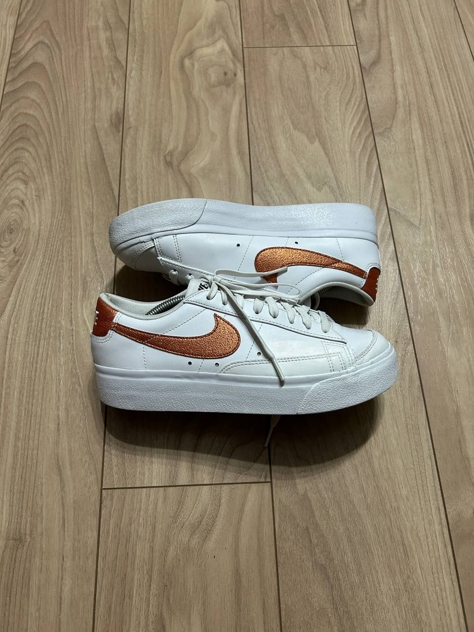 Buty Nike Blazer Low Platform Women Shoes Rozmiar 40
40·Zadowalający·N
