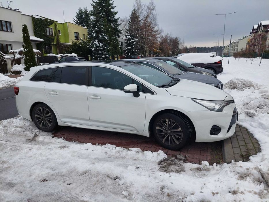 Toyota Avensis Wagon 2015  2,0 D-4D 152 KM  6M/T Prestige   172 000 km