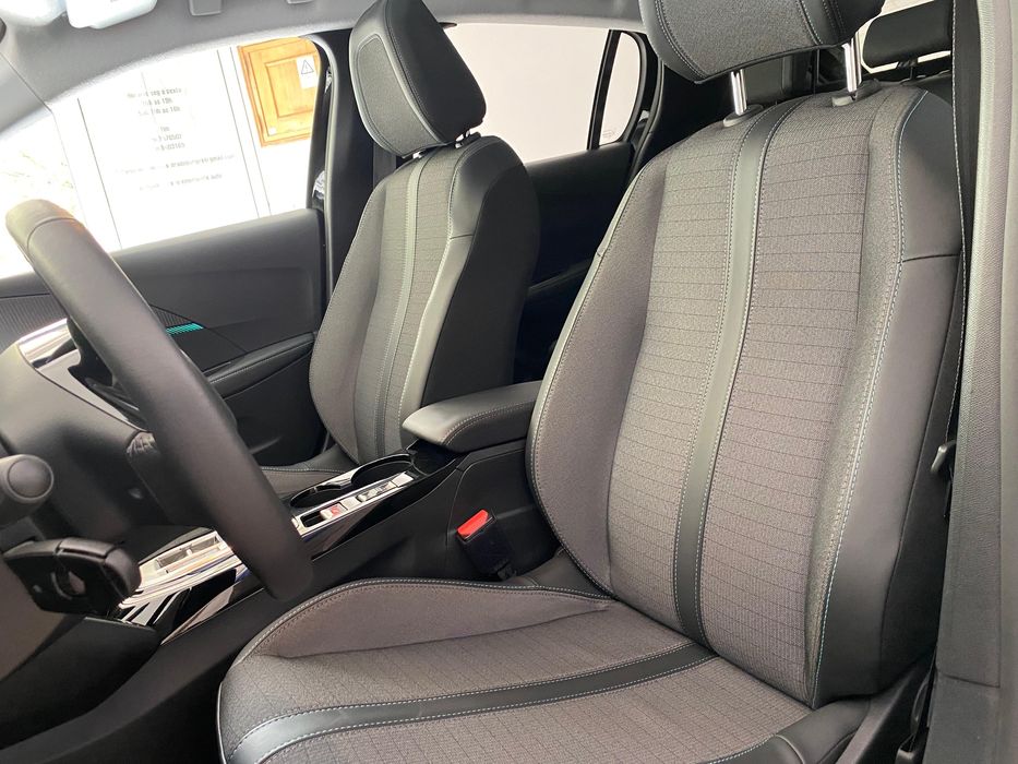 Peugeot e-208 Apenas 3.250 klm Allure (IVA DEDUTIVEL)