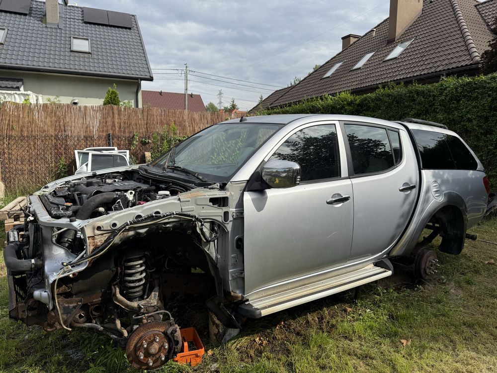 Mistubishi L200 2.5 DID 2009 na czesci