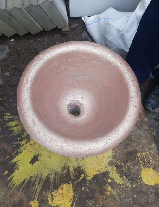 Вазы бетонные садовые