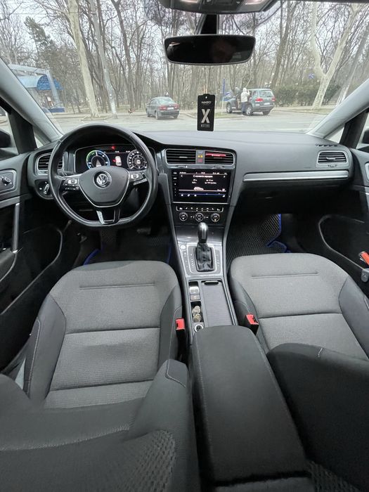 Volkswagen e-Golf  36 кв