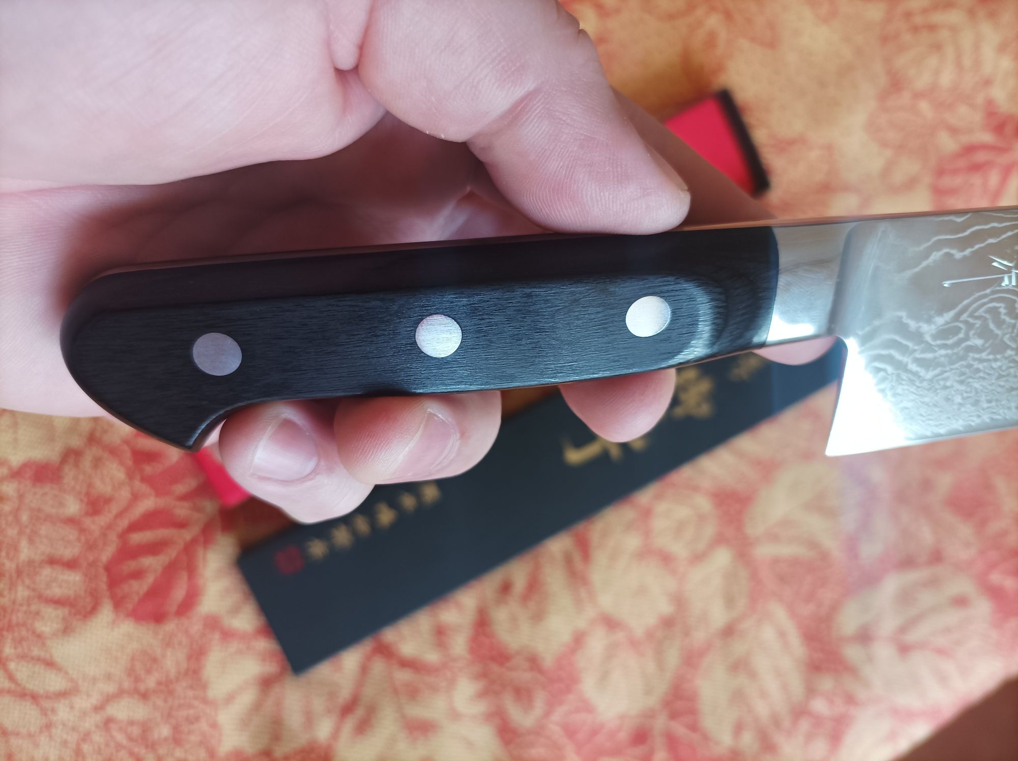 Японский нож Ichiro Hattori Santoku