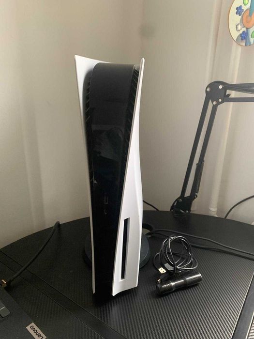 PS5 + 1 pad DualSense świetny stan, możliwość dokupienia drugiego pada
