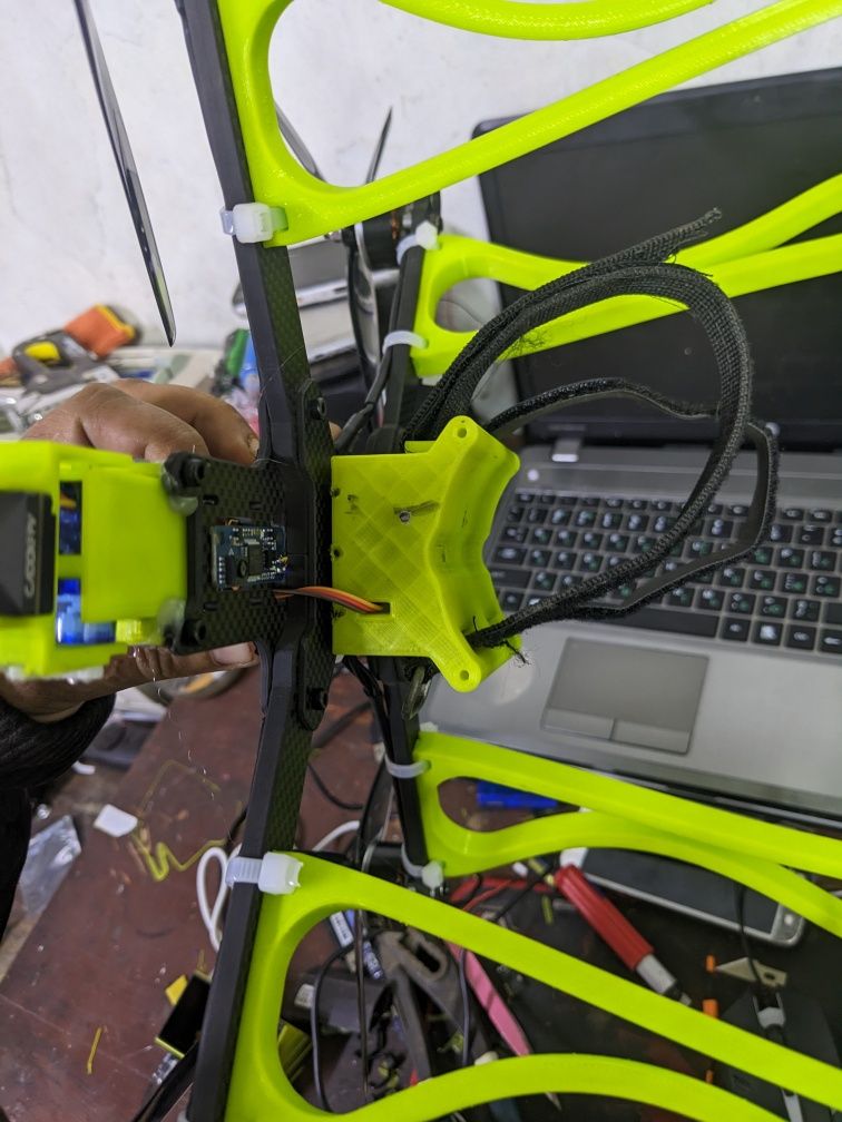 Універсальне кріплення для FPV дрона