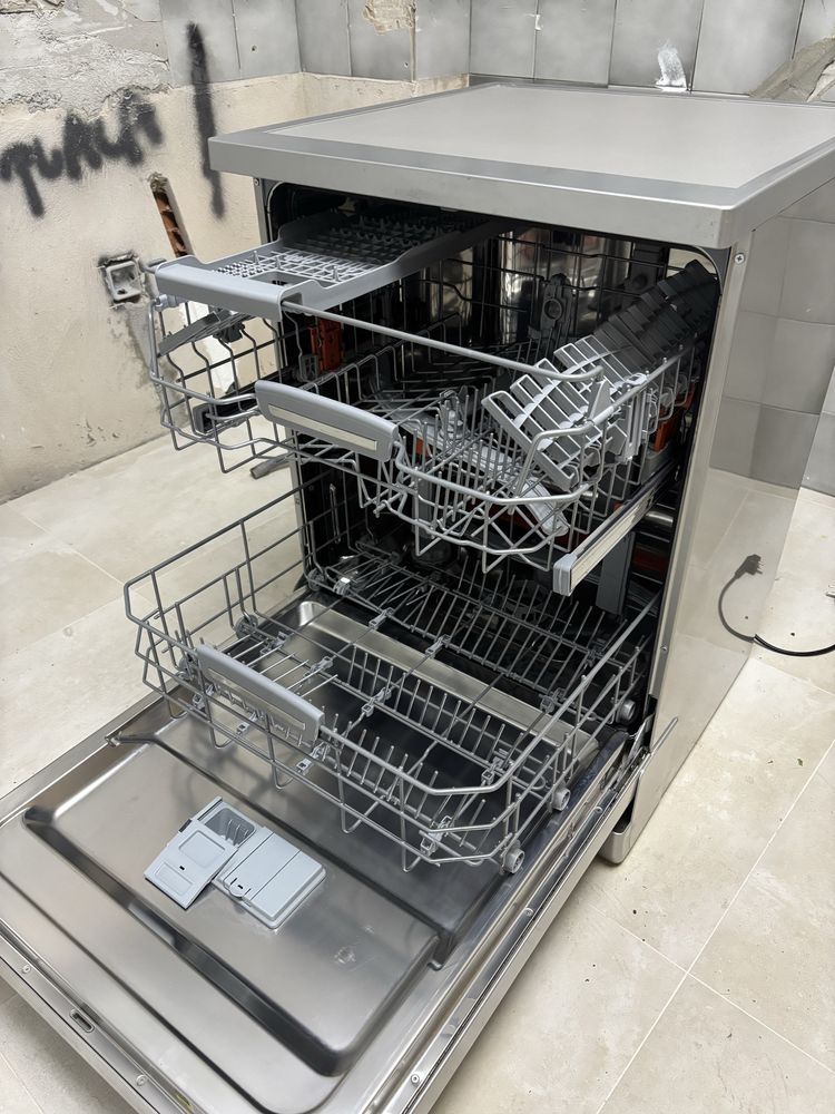 Máquina de lavar loiça hotpoint