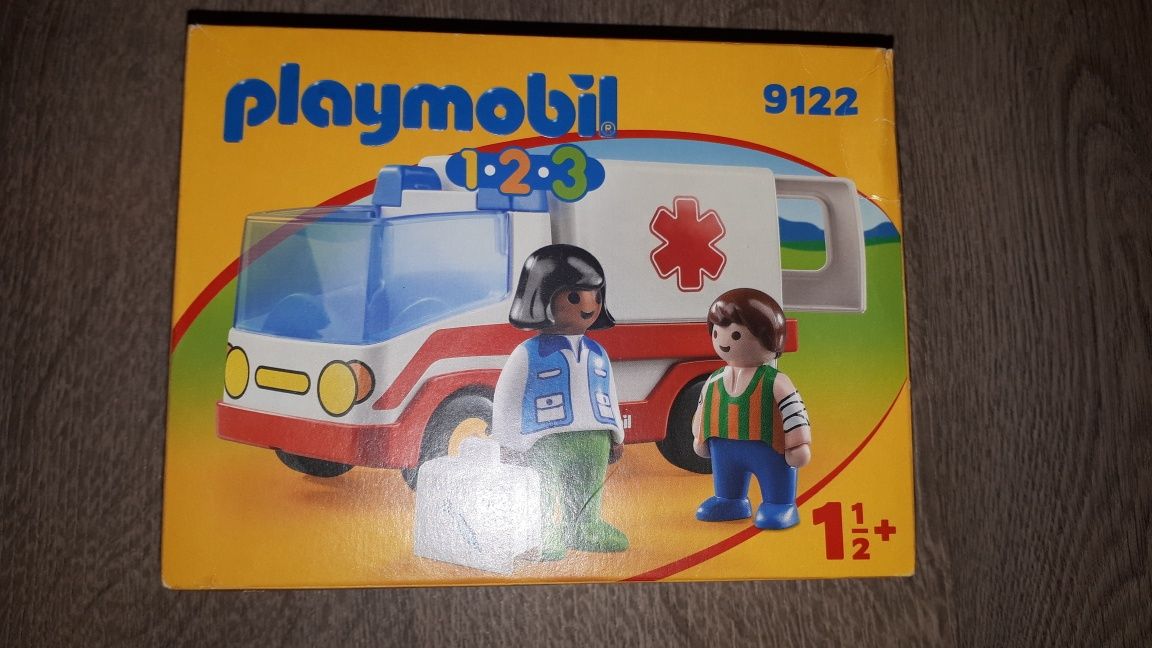 Новый набор конструктор playmobil  скорая помощь