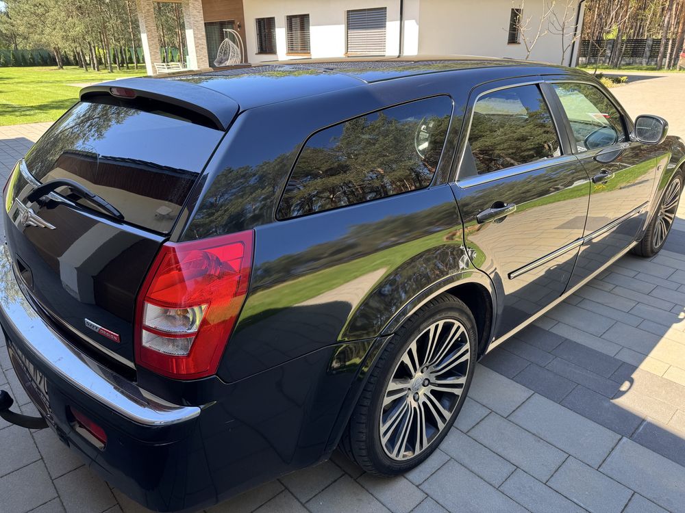 Chrysler 300c touring kombi SRT designe 2010r
