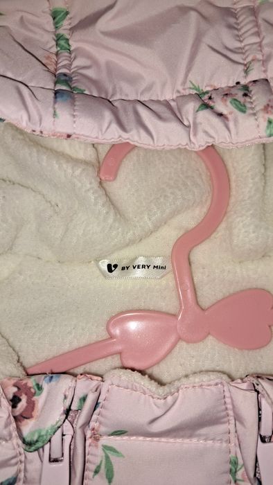 Зимовий комбінезон на дівчинку 6-9 місяців