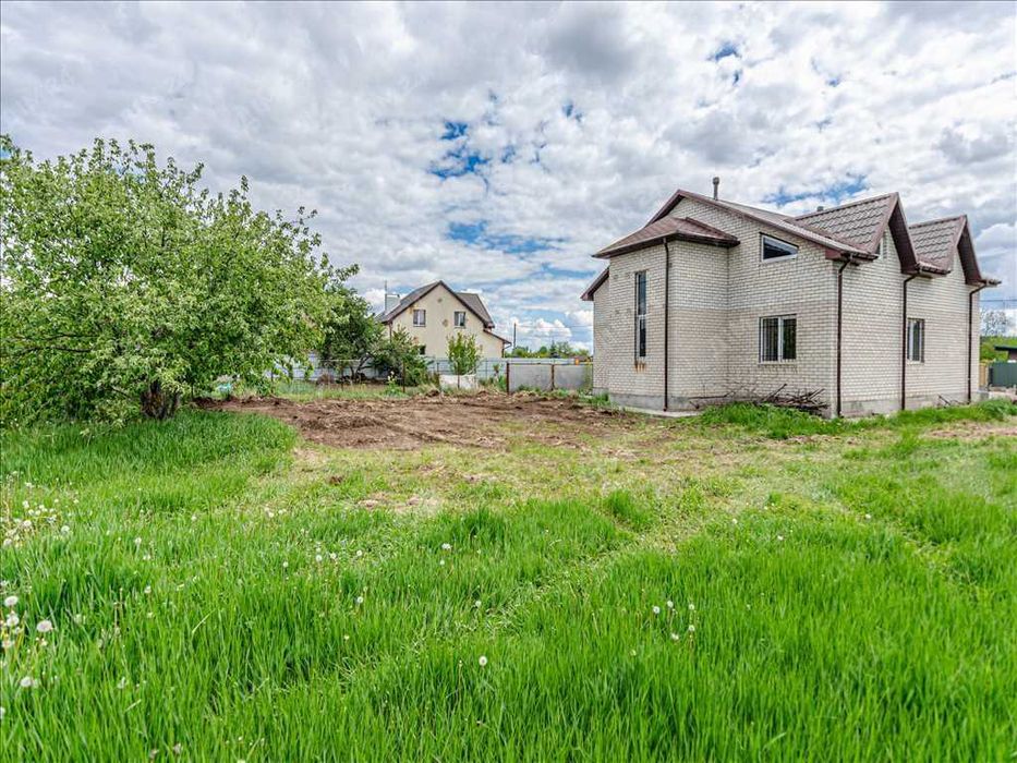 Продається новий, затишний будинок в Розсошенцях!