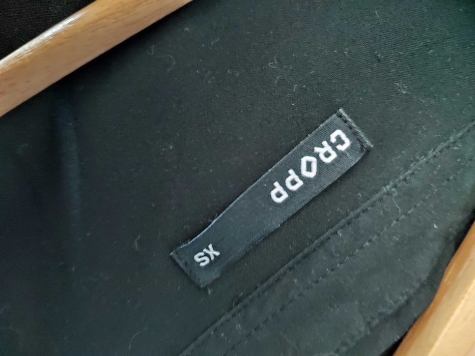 Mała czarna koszulowa