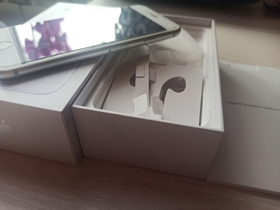 iPhone 8 64 GB Silver - Stan idealny, mało używany.