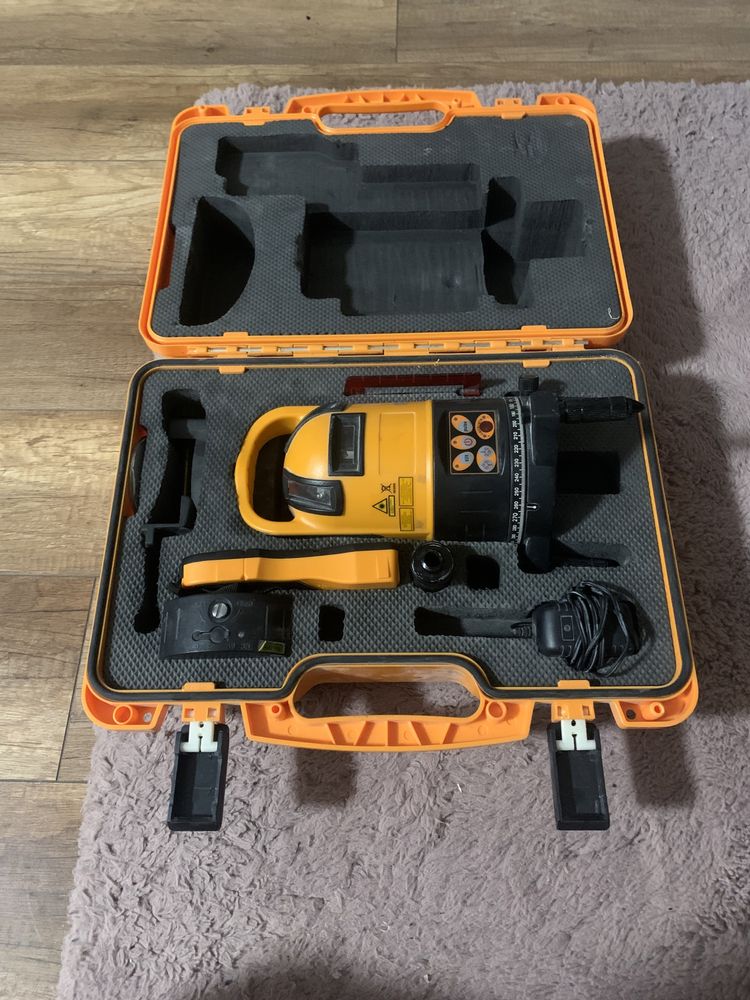 Laser krzyżowy Geofennel FL 60 Maxi Liner