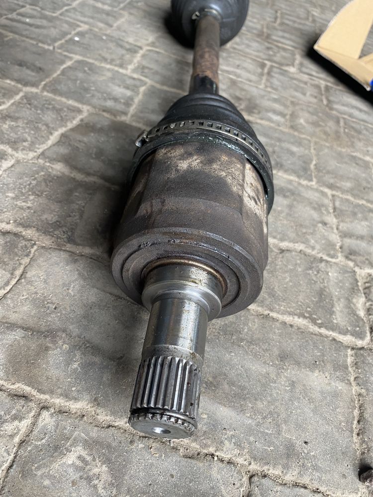 Honda accord 7 03-08 ліва Полуось 2.4