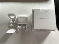 AirPods Pro gen 1.