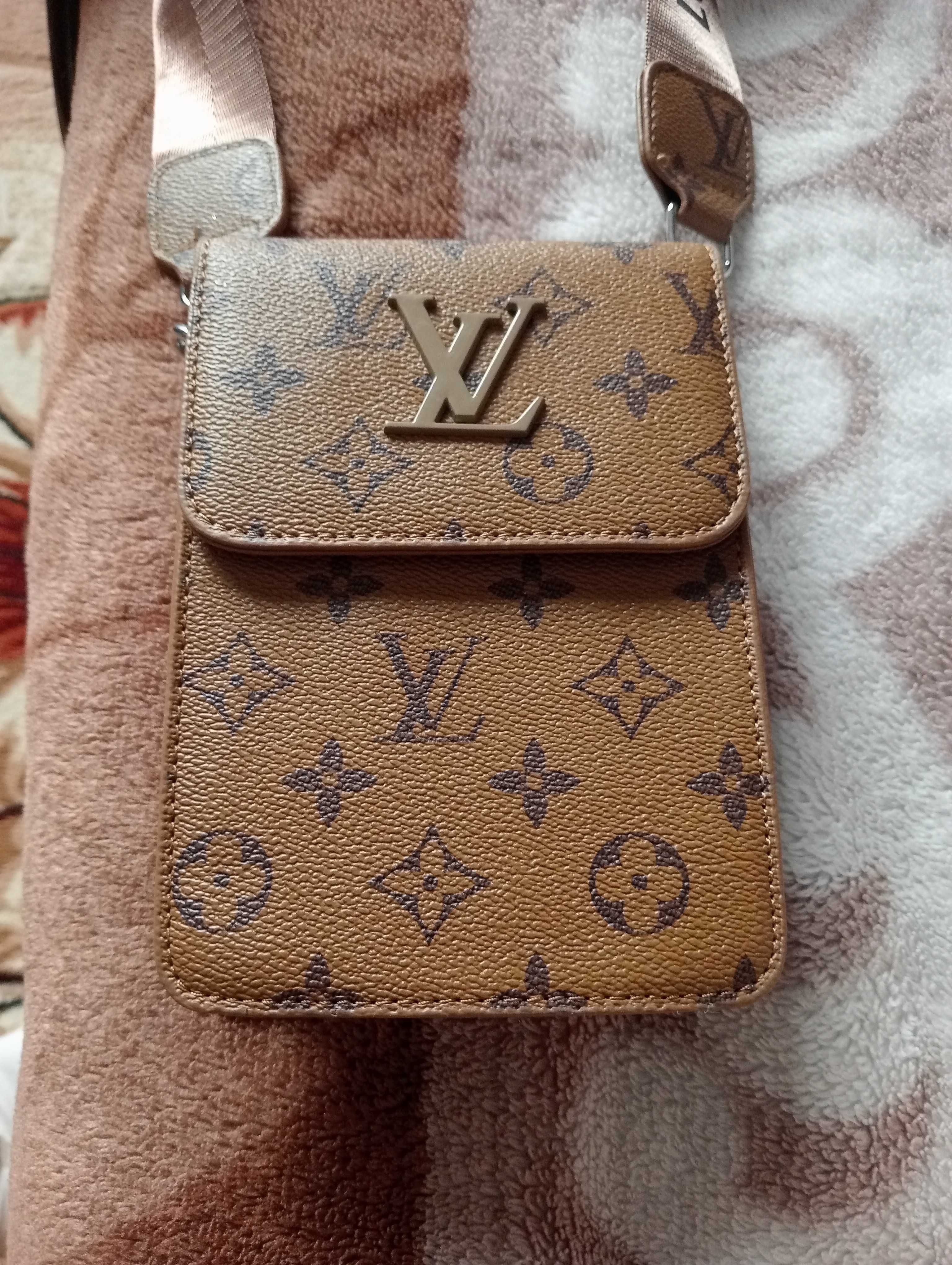 Сумочка через плече Louis Vuitton