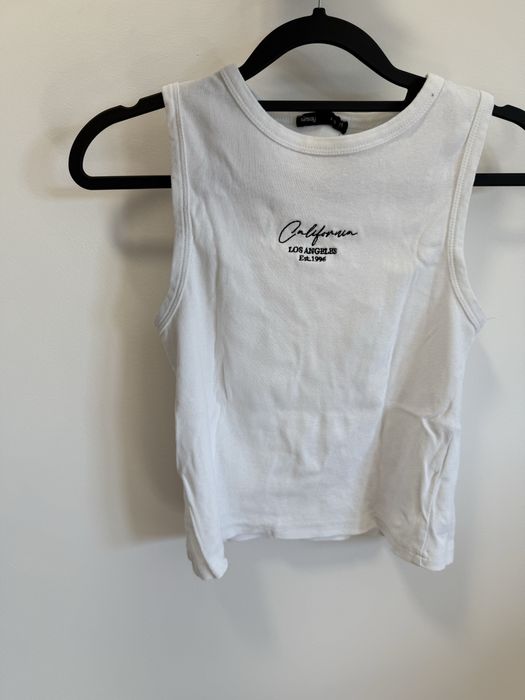 білий топ з відкритими руками s/m