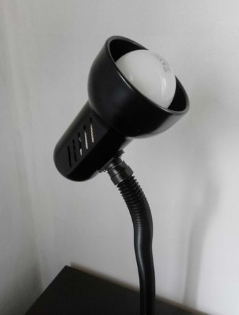 Lampka na biurko czarna z żarówką LED