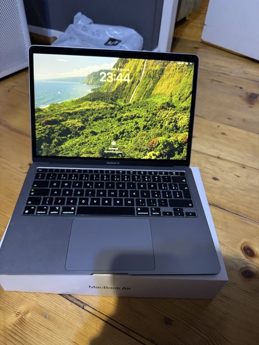 Macbook m1 8gb ram 256gb SSD