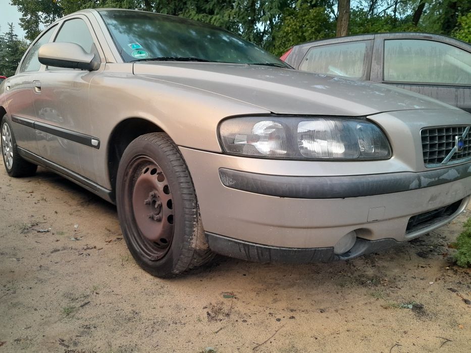 Volvo S60 2.4 benzyna 170km 01r. de sedan automat