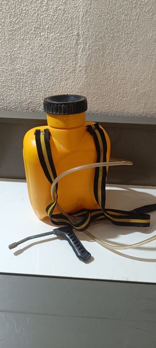 Máquina de sulfatar ,pulverizador Lena