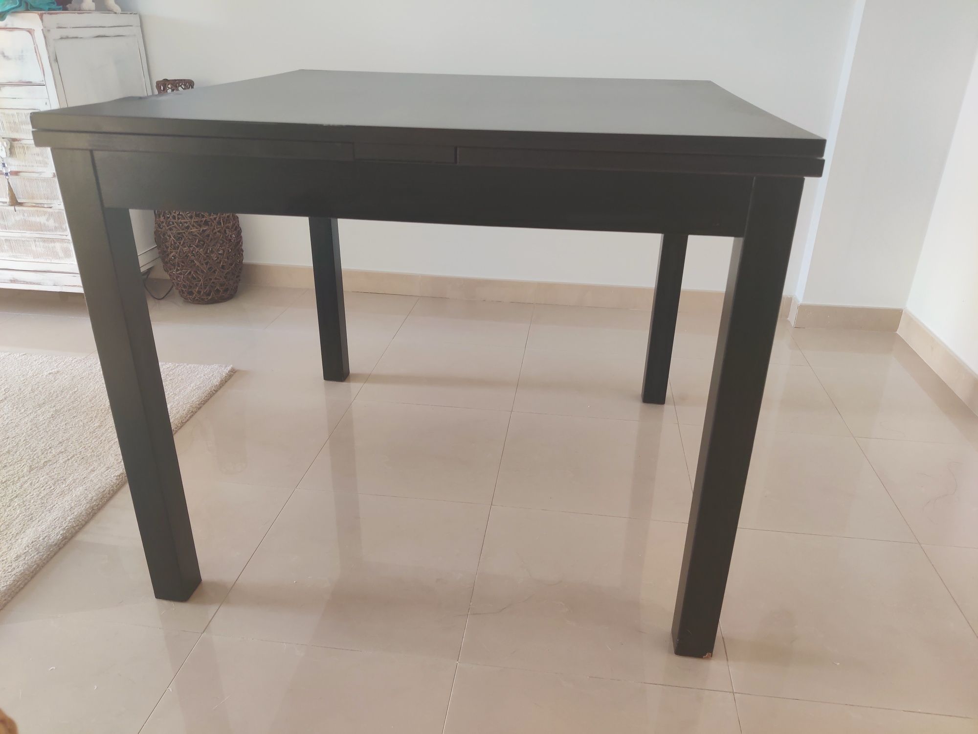 Mesa preta IKEA extensível (1,70 cm)