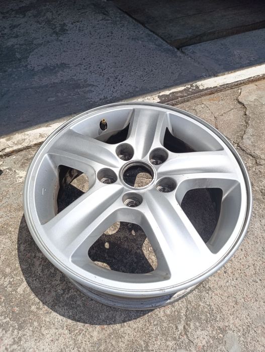 Продаем оригинальные диски Hyundai r 15