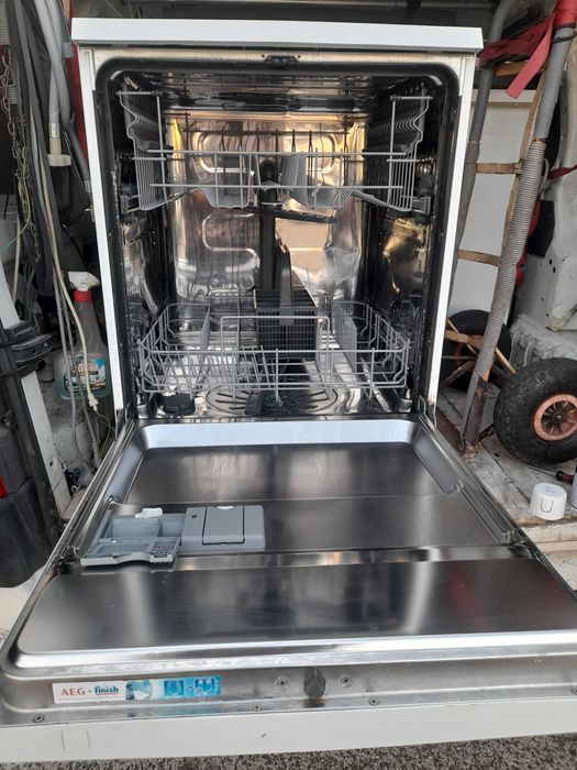 maquina de lavar loiça AEG como nova