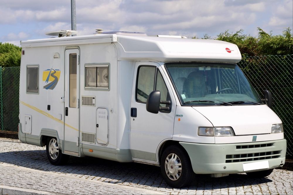 Autocaravana Perfilada Burstner com motor 2.8